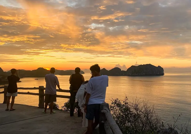 Bình Minh Cát Bà